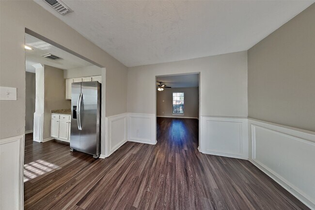 Building Photo - 15803 Maple Manor Dr