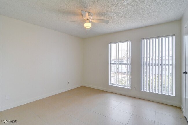 Building Photo - 2981 Country Manor Ln