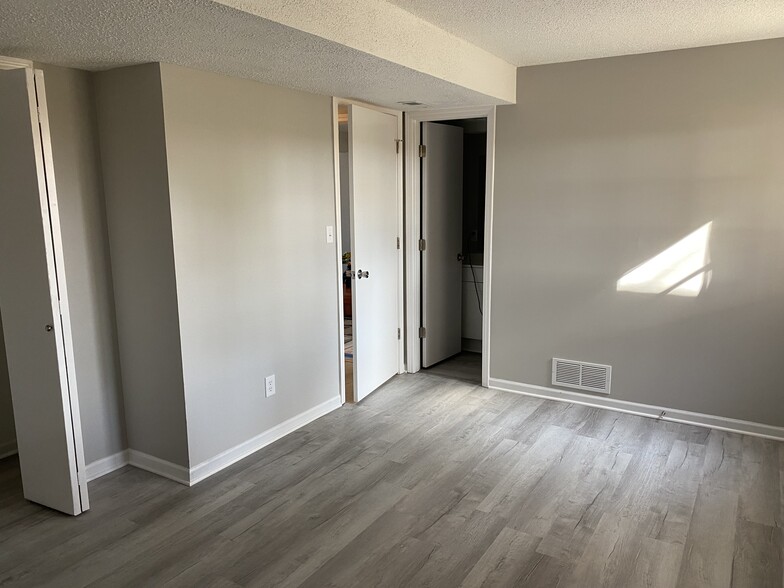 Downstairs Bedroom - 315 Lakeland Dr