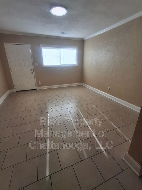 Building Photo - 5291 Usher Dr