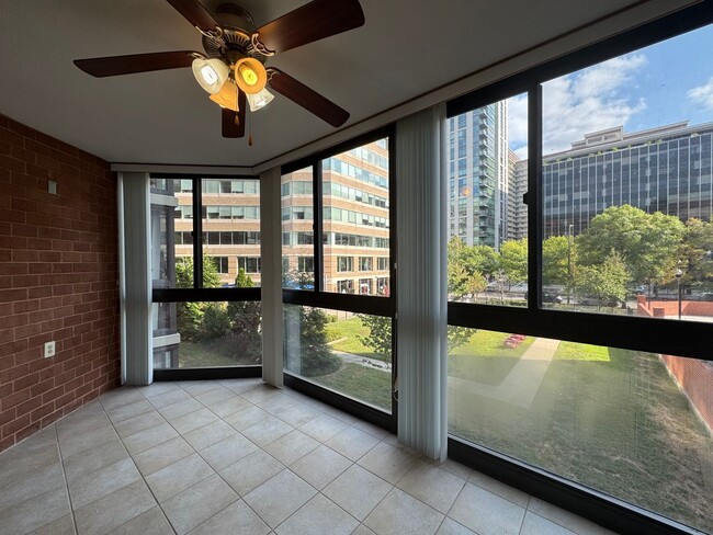 Building Photo - Sun-filled 1 Bed 1 Bath With Sunroom In Ea...