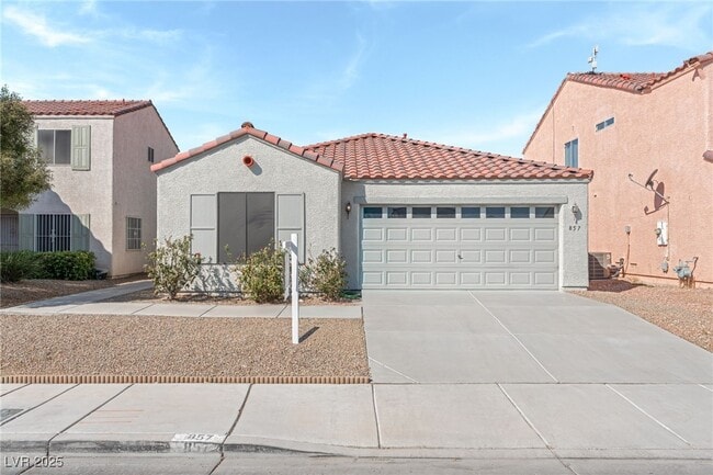 Building Photo - 857 Lantham Pl