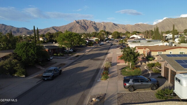 Building Photo - 6704 La Cadena Dr