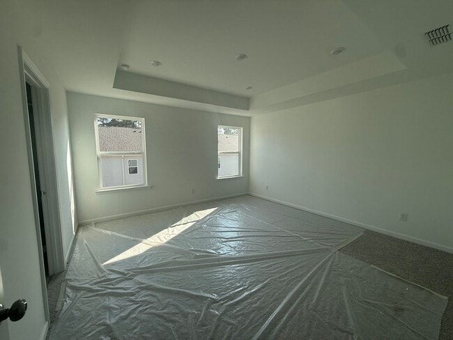 Building Photo - 6204 Kenbrook Dr