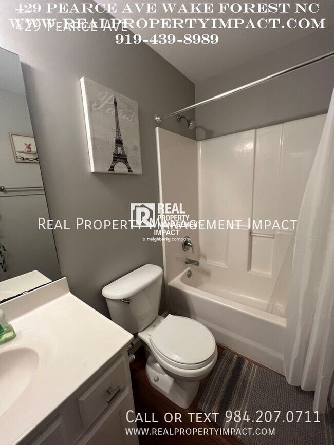 Building Photo - 429 Pearce Ave