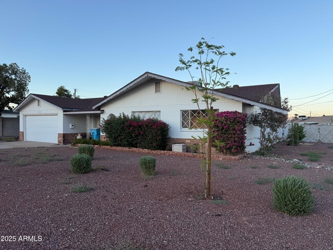 Building Photo - 12429 N Escobar Way