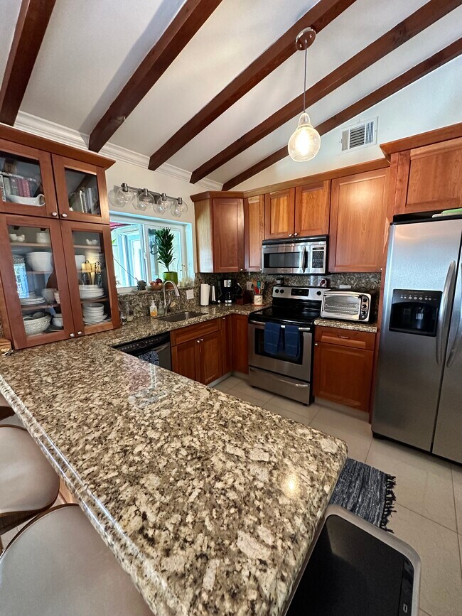 Building Photo - 3036 Coral Shores Dr