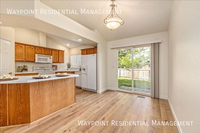 Building Photo - 1095 N Marsh Hawk Pl