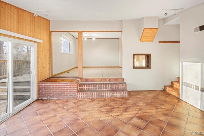 Building Photo - 2 Seawood Ct