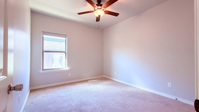 Building Photo - 1617 Twin Falls Dr