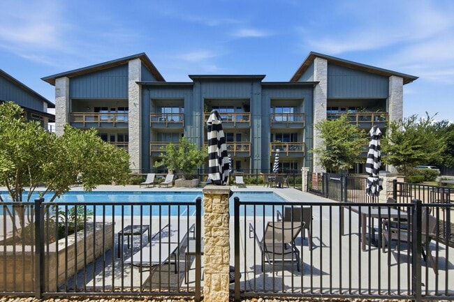 Building Photo - 4704 Sunset Trail