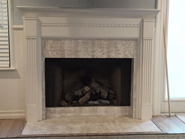 Building Photo - Stunning 2-story home offering 3 bedrooms, 2.5 bathrooms, with Pool