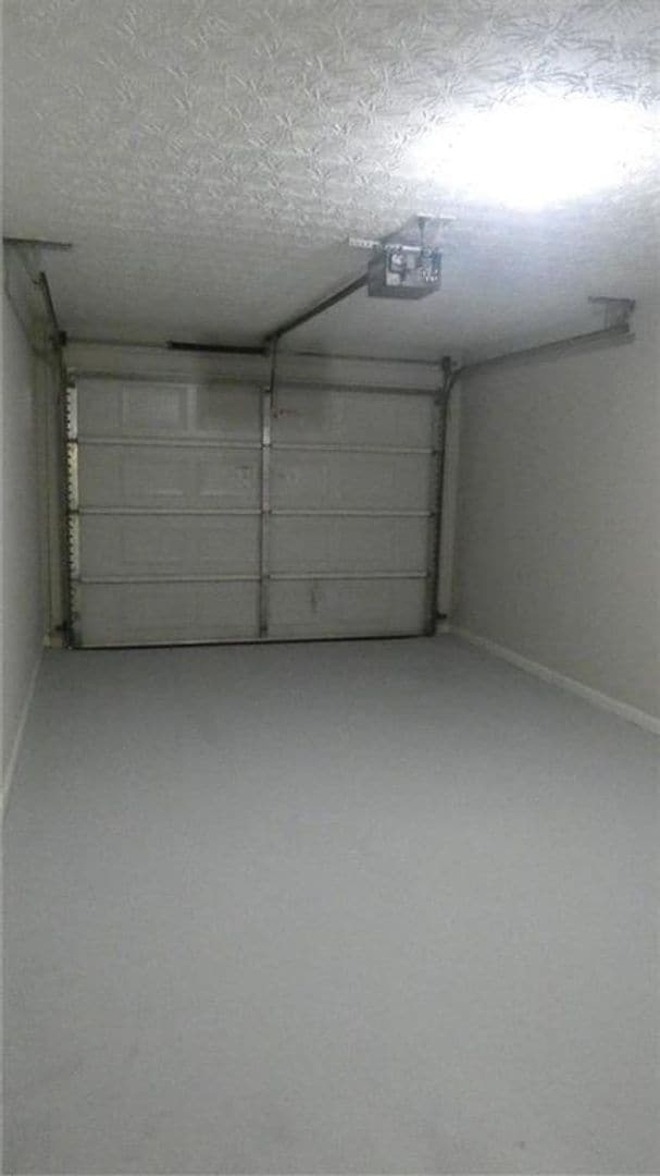 Building Photo - 2 bed/2 bath end unit in Gainesville