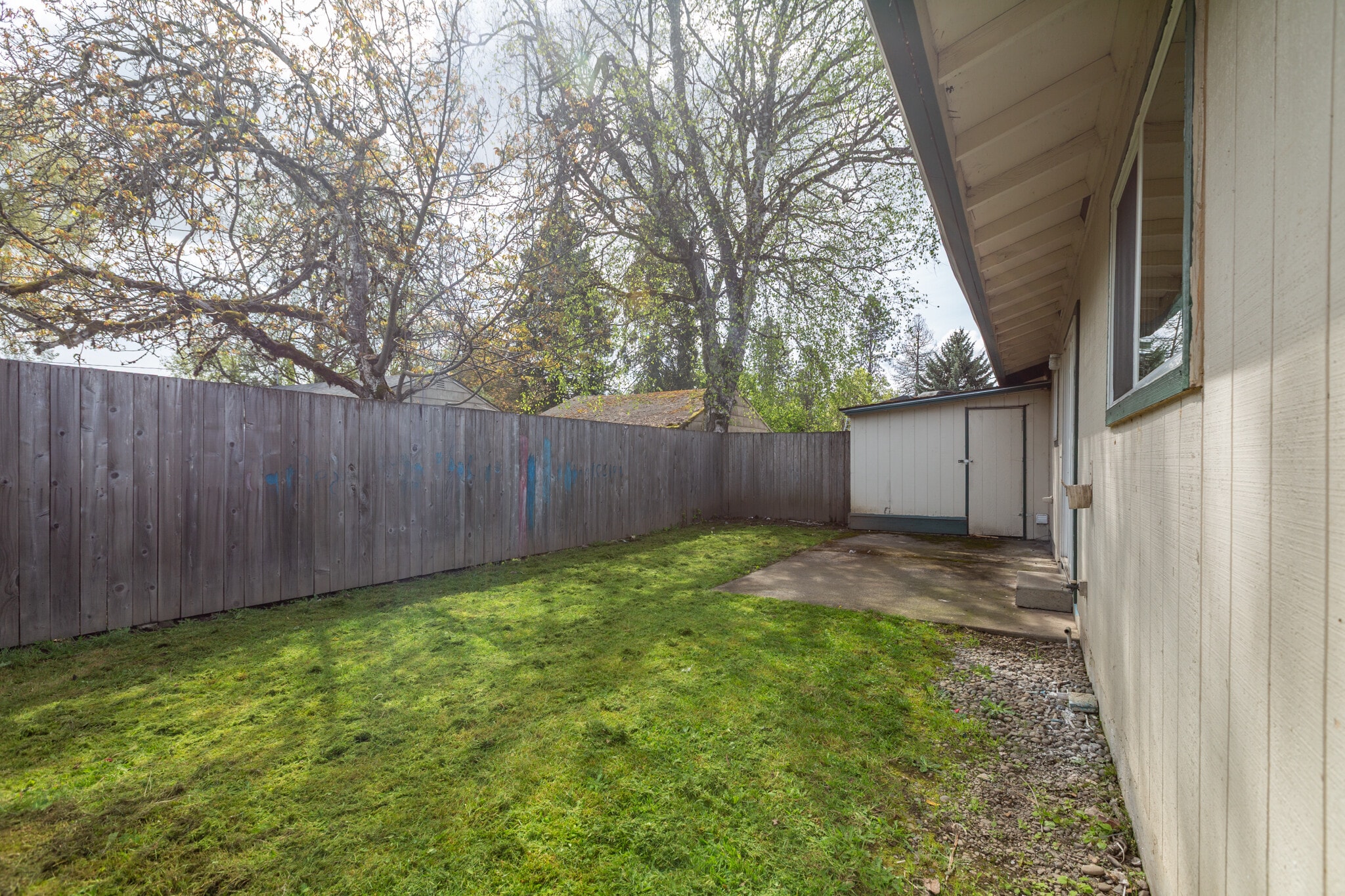 Building Photo - 110 SW Fleishauer Ln