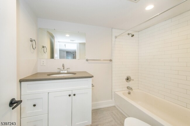 Building Photo - 266 Elmwood Ave