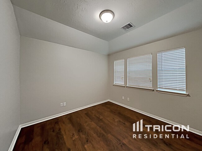 Building Photo - 10818 Harston Dr