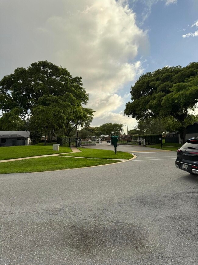 Building Photo - 1148 Summit Trail Cir