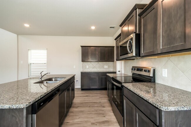 Building Photo - 15226 Estrella Rd W