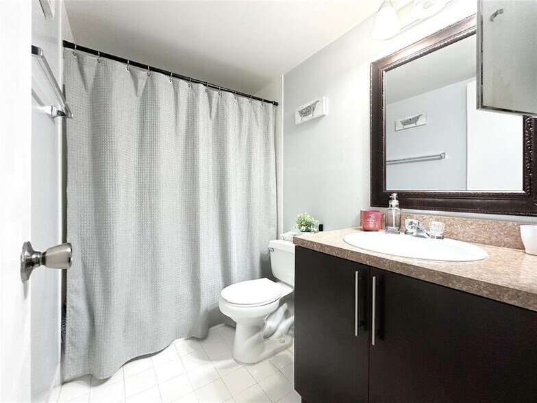 Building Photo - 18870 NW 57th Ave