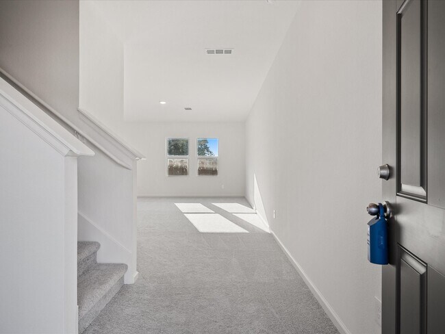 Building Photo - 608 Craven St