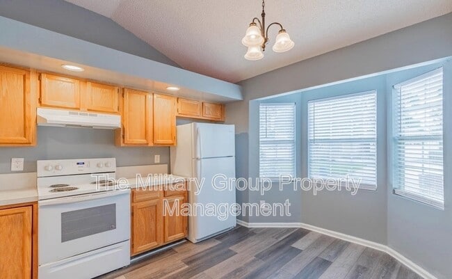 Building Photo - 3390 Millcrest Pl