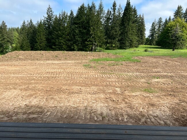 Building Photo - Country quiet, brand new house