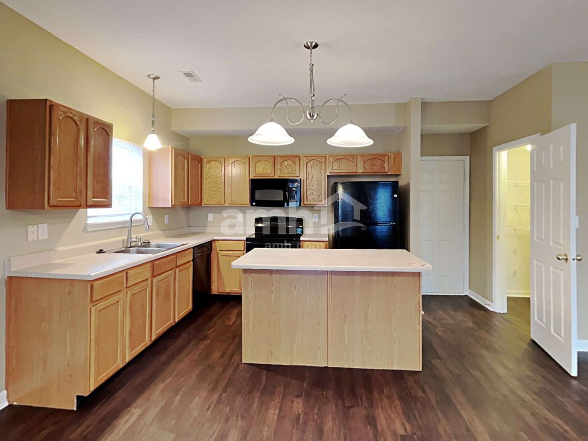 Building Photo - 657 Blue Meadow Dr