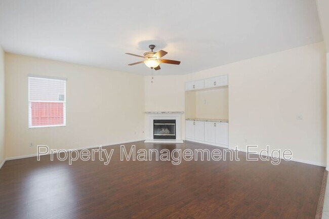 Building Photo - 32905 Northshire Cir
