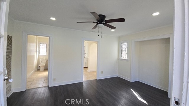 Building Photo - 454 W 59th Pl
