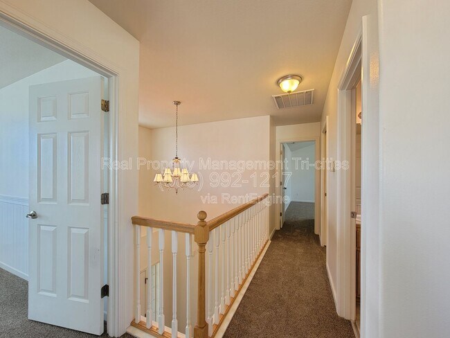 Building Photo - 4003 Segovia Dr