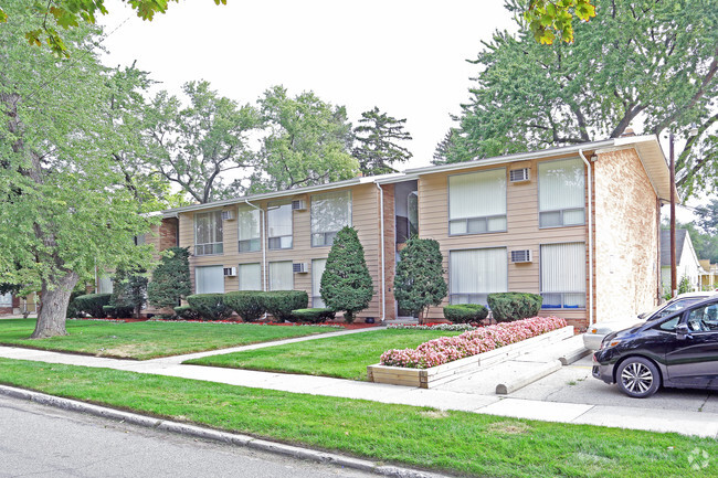 Primary Photo - Lincoln Apartments