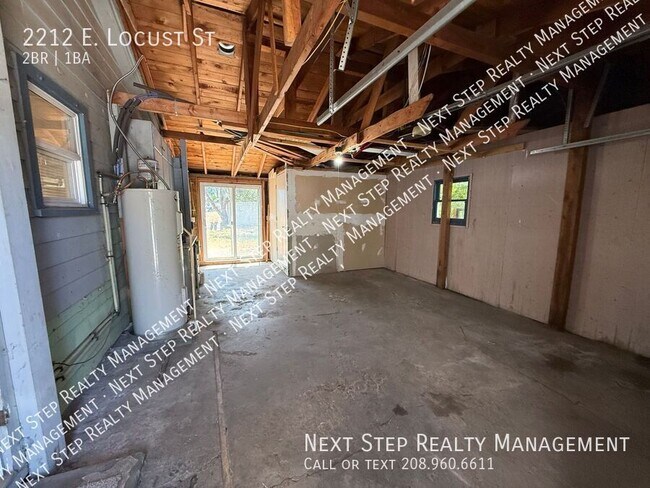 Building Photo - 2212 Locust St