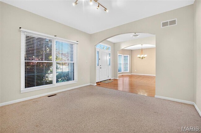 Building Photo - 811 Wheaton Way