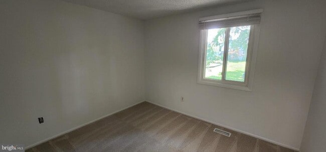 Building Photo - 19 Wedgedale Dr