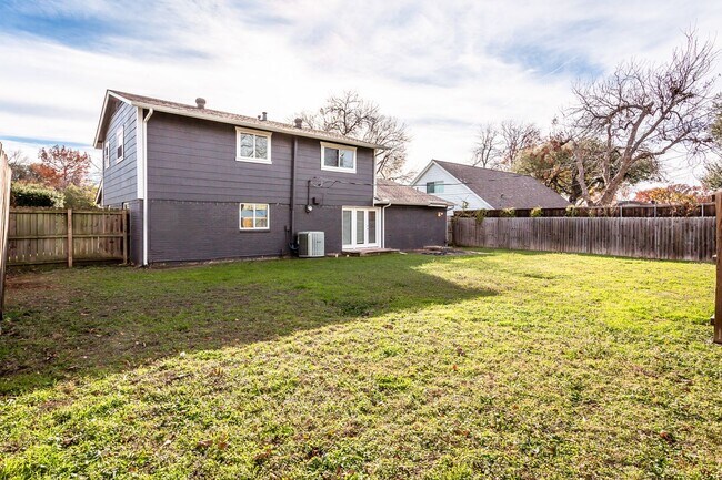 Building Photo - Updated 4-Bedroom, 2-Bath Home in RISD