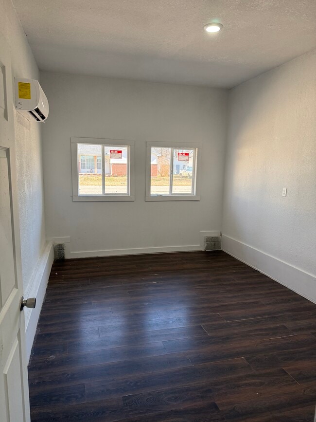 Building Photo - 1825 G St NW