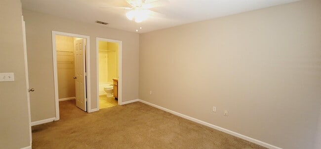 Building Photo - 2300 Timber Oak Ln