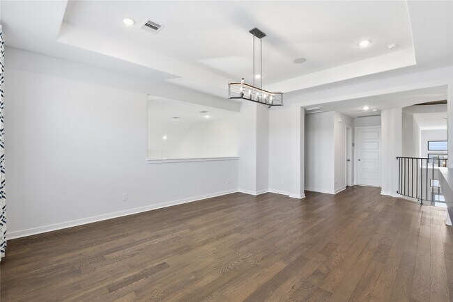 Building Photo - 15314 Viviente Dr