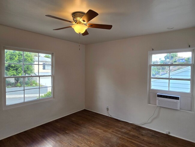 Building Photo - AVAILABLE NOW!!! 2 BEDROOM / 1 BATHROOM HO...