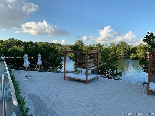 Building Photo - 16385 Biscayne Blvd