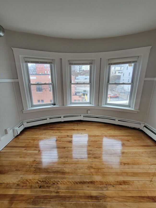 Building Photo - 15 Broadway