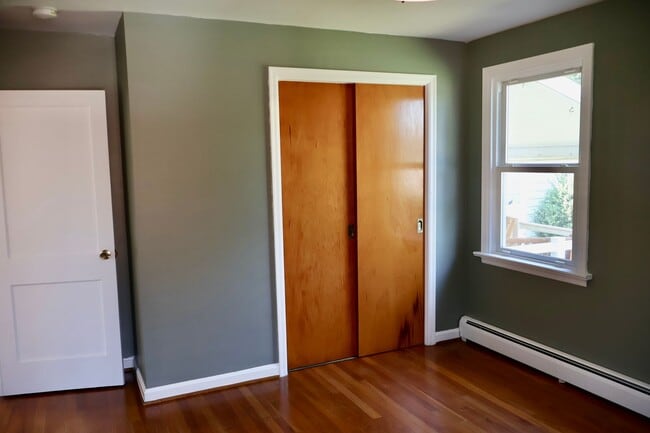 Building Photo - Bungalow in Penn Manor : 2bd/1ba