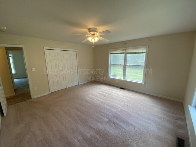 Building Photo - 10207 Battlefield Dr