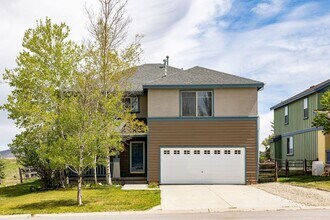 Building Photo - Move in by August 15 and receive $500 off your first month's rent!