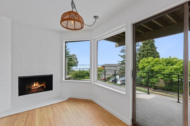 Building Photo - 4Bd/3Ba Seattle House
