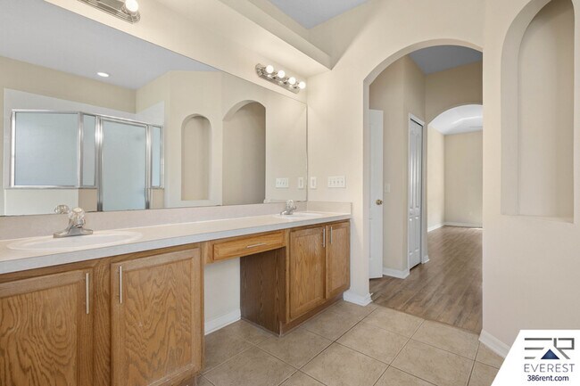 Building Photo - 40 Persimmon Dr