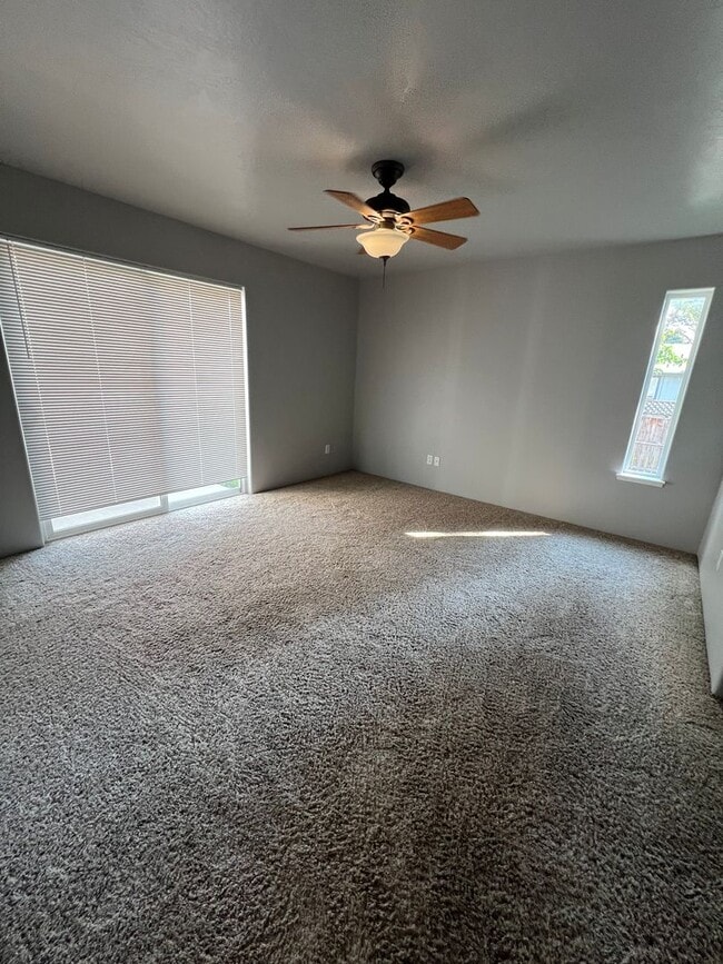 Building Photo - 2BD/2BATH - BEAUTIFUL NORTHWEST HOME W/2 C...