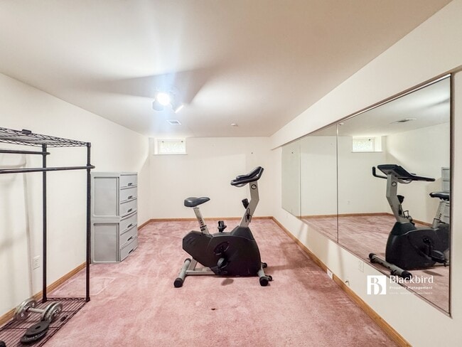 Building Photo - 1706 Poling Ave