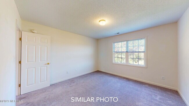 Building Photo - 104 E Coopers Ct