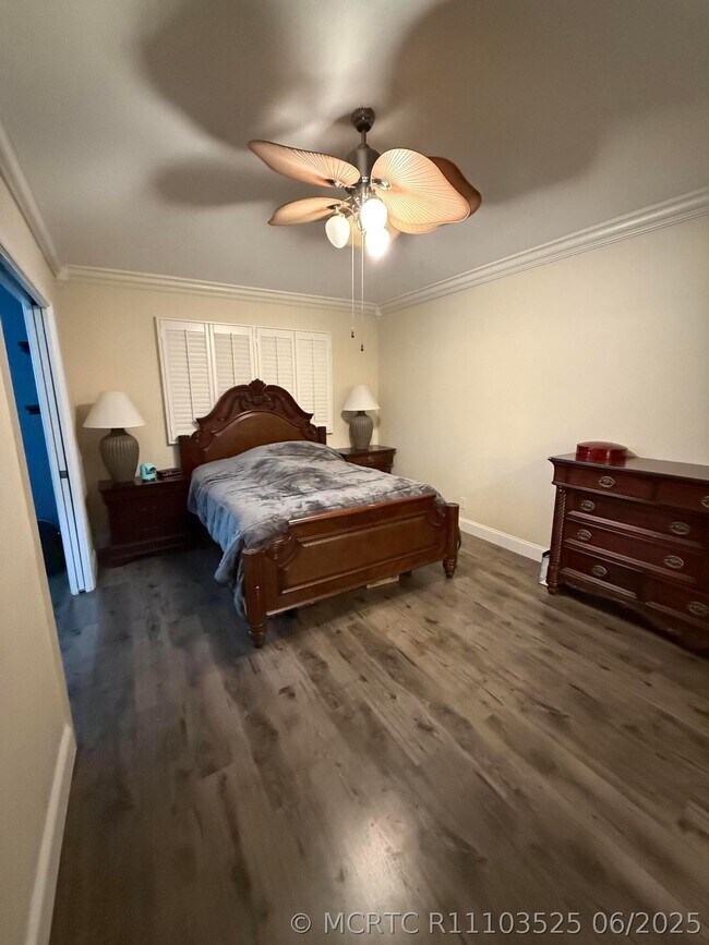 Building Photo - 2136 Oakmont Dr